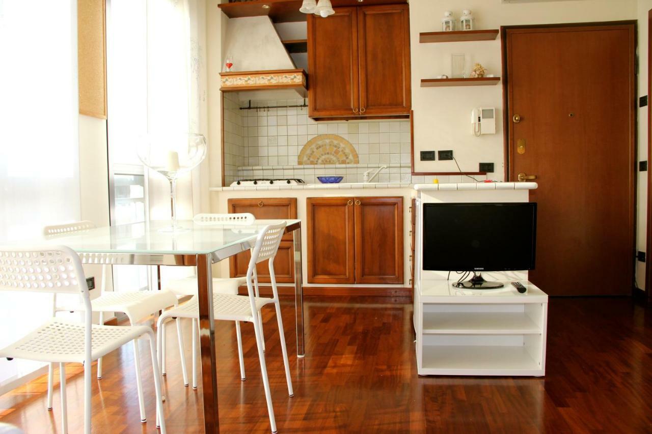 Studio Downtown Fantastic Area Lägenhet Milano Exteriör bild
