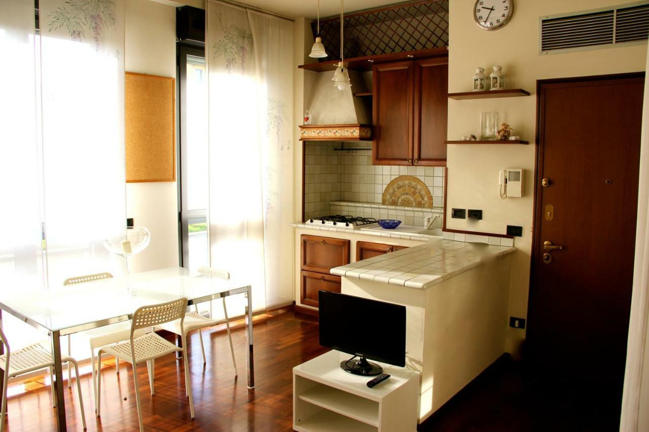 Studio Downtown Fantastic Area Lägenhet Milano Exteriör bild